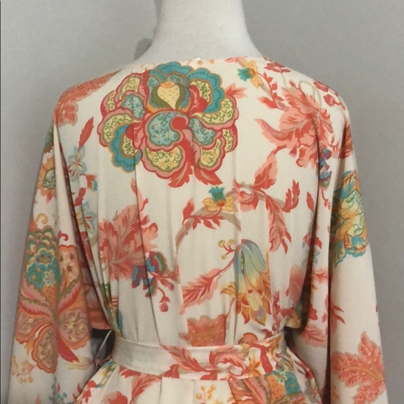 Natori colorful and floral short robe, size M. - Picture 4 of 9